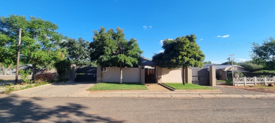 3 Bedroom Property for Sale in South Ridge Northern Cape